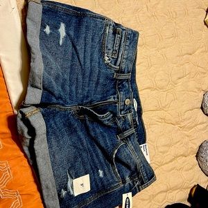 Old navy boyfriend shorts mid rise 3” seam